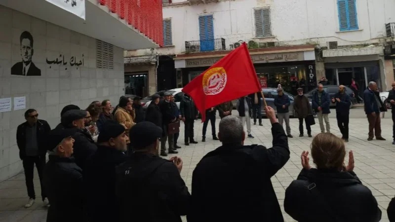 استعدادًا للمؤتمر الاستثنائي الانتخابي لاتحاد الشغل..   اجتماع للكتّاب العامّين للاتحادات الجهوية والمعارضة النقابية تتحرّك